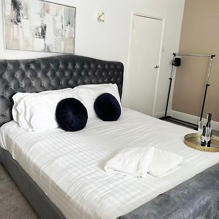 Modern 3 Bed, Heart Of Ashley Cross, 5 Mins To Sandbanks Poole Kültér fotó