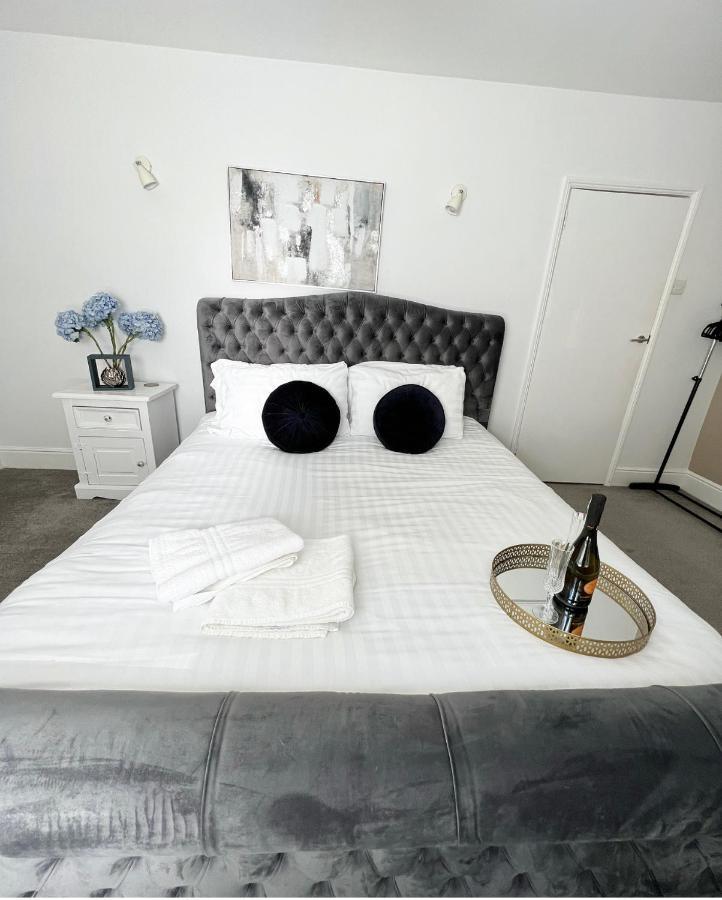 Modern 3 Bed, Heart Of Ashley Cross, 5 Mins To Sandbanks Poole Kültér fotó